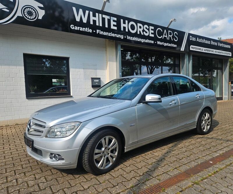 Silber Gebraucht 2011 Mercedes C180 Sport Edition Limousine | 9.998 € (Fairer Preis) - Bild 1/4