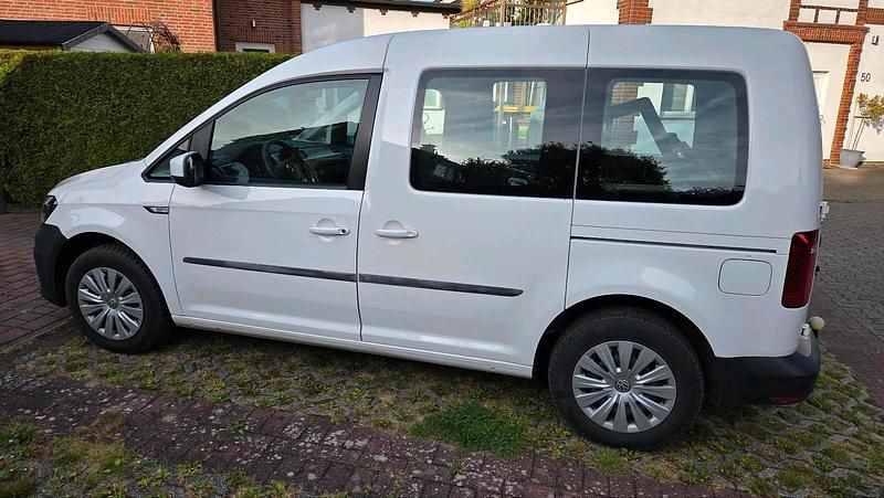 Weiß Gebraucht 2019 VW Caddy Van / Kleinbus | 22.000 € - Bild 1/4