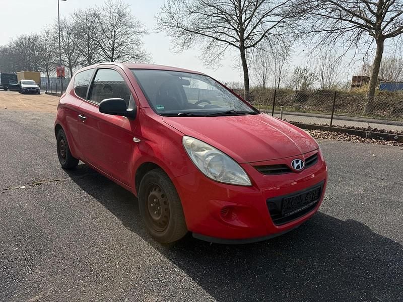 Gebraucht Hyundai i20 76 PS (55 kW) 2009 Rot Kleinwagen