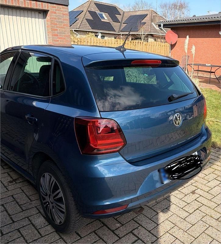 Gebraucht VW Polo LOUNGE 105 PS (77 kW) 2016 Blau Kleinwagen