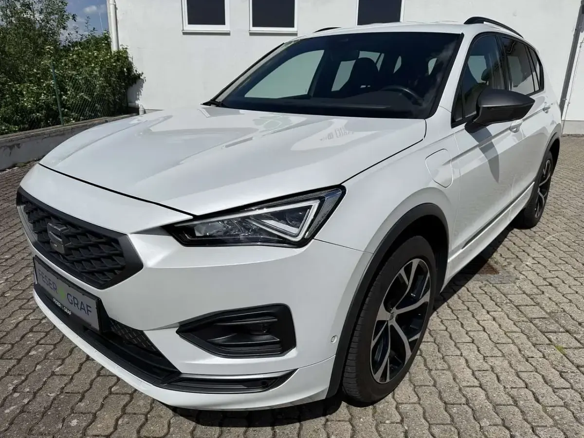 Gebraucht Seat Tarraco FR 245 PS (180 kW) 2023 Oryx weiss perlmutteffekt SUV