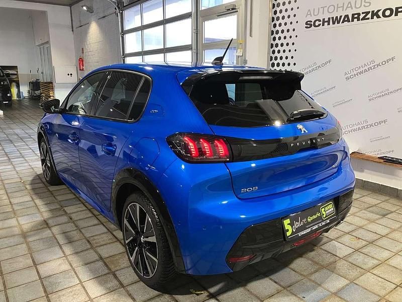 Gebraucht Peugeot 208 101 PS (74 kW) 2023 Blau Kleinwagen
