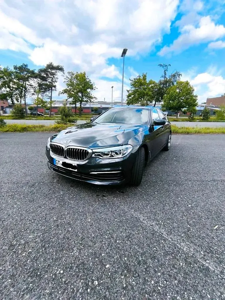 Gebraucht BMW 520 190 PS (139 kW) 2017 Grau Limousine