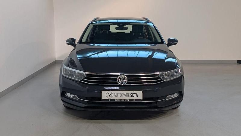Gebraucht VW Passat 120 PS (88 kW) 2016 Grau Limousine