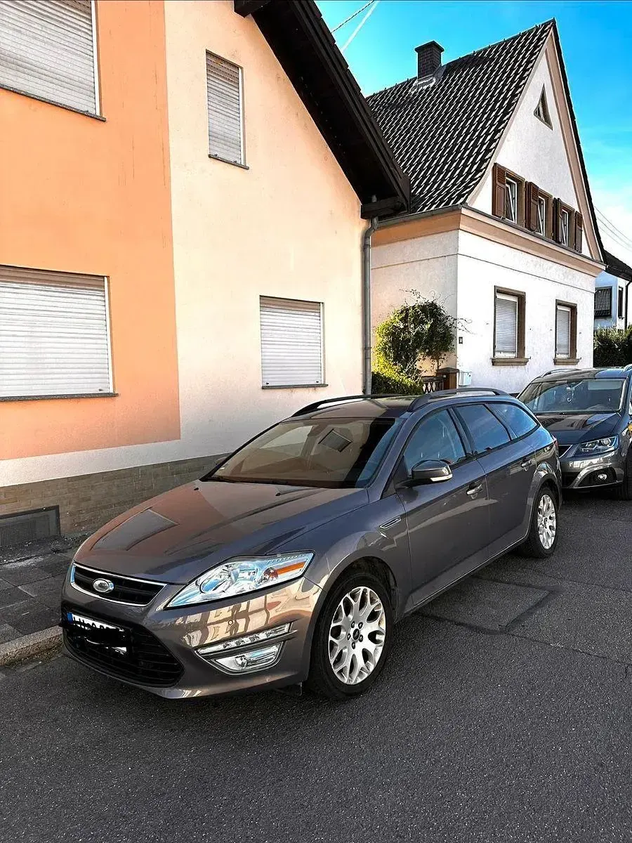 Gebraucht Ford Mondeo Titanium 145 PS (106 kW) 2011 Grau Limousine