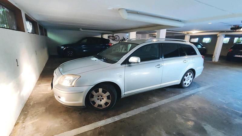 Silber Gebraucht 2005 Toyota Avensis Kombi | 2.200 € (Fairer Preis) - Bild 1/4