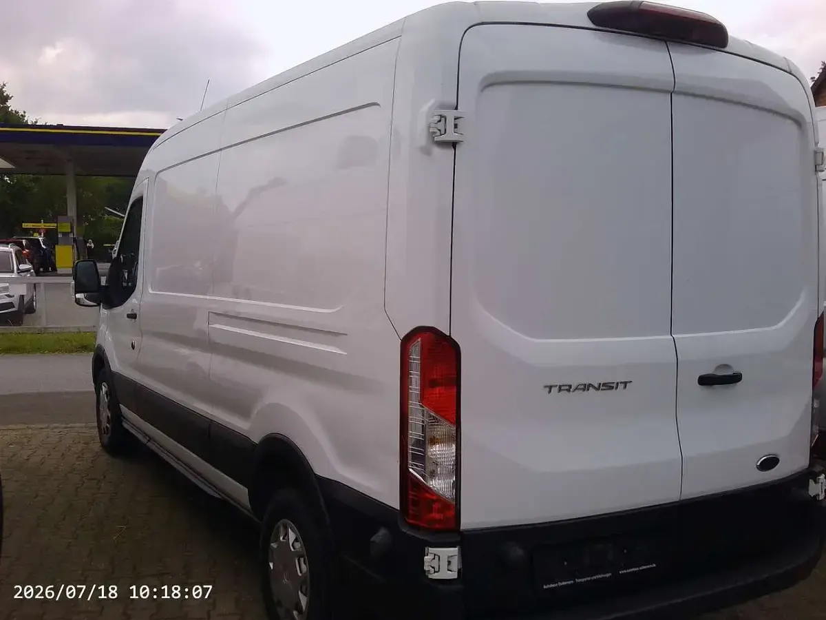 Gebraucht Ford Transit Trend 131 PS (96 kW) 2022 Frostweiß Van