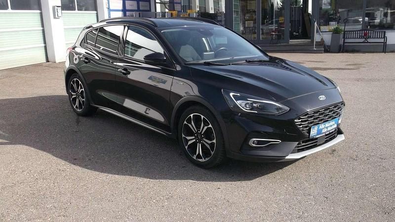 Usata Ford Focus Active 125 CV (91 kW) 2020 Nero Berlina