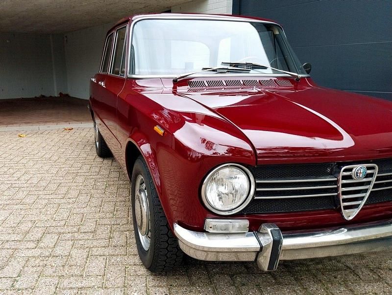 Gebraucht Alfa Romeo Giulia 80 PS (58 kW) 1970 Rot Kleinwagen