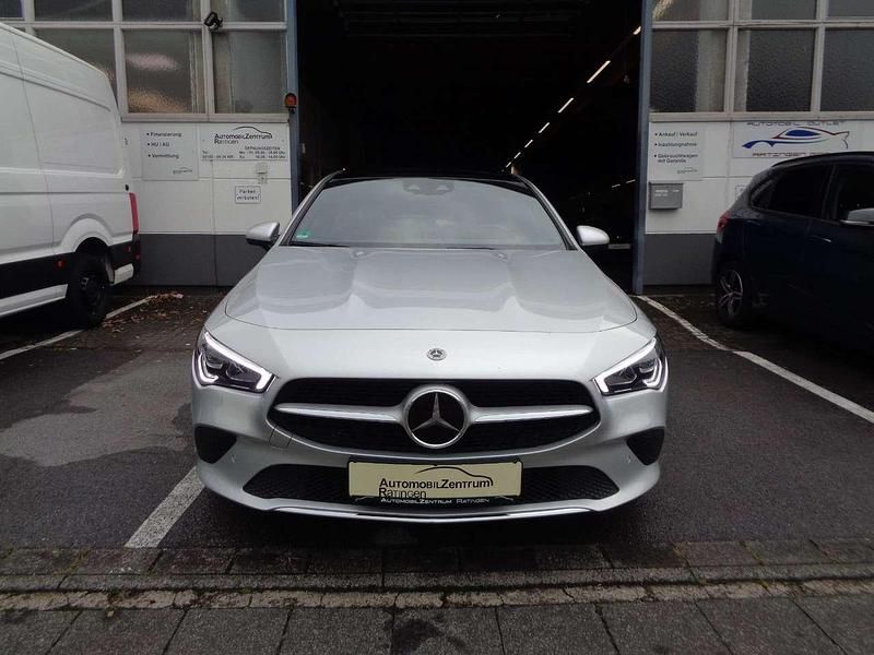 Gebraucht Mercedes CLA200 150 PS (110 kW) 2022 Iridiumsilber Kombi
