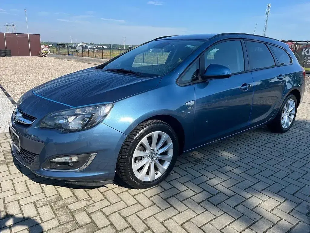 Gebraucht Opel Astra Active 140 PS (102 kW) 2013 Blau Kombi