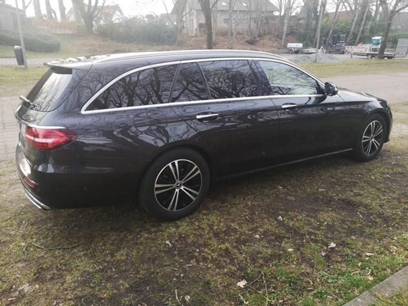 Gebraucht Mercedes E220 194 PS (142 kW) 2020 Grau Kombi