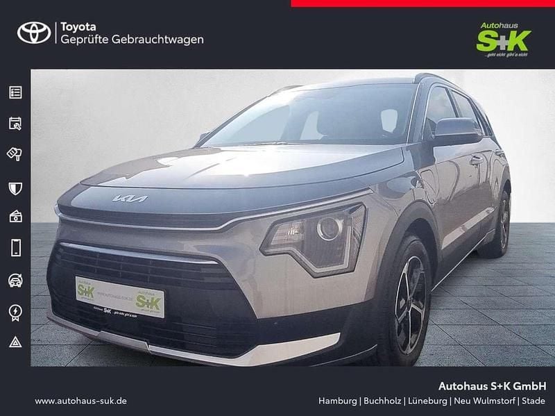 (klg) steel grey (grau) Gebraucht 2023 Kia Niro Edition 7 SUV | 29.980 € (Superpreis) - Bild 1/4