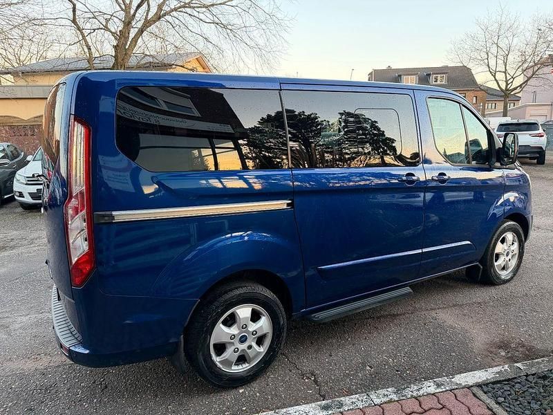 Gebraucht Ford Tourneo 131 PS (96 kW) 2017 Blau Van / Kleinbus