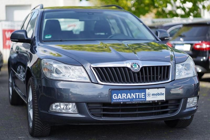 Seda anthracite/anthracite gra Gebraucht 2011 Skoda Octavia Impuls Edition Kombi | 6.600 € (Fairer Preis) - Bild 1/4