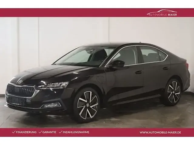 Gebraucht Skoda Octavia First Edition 204 PS (150 kW) 2021 Schwarzmagic perleffekt Limousine