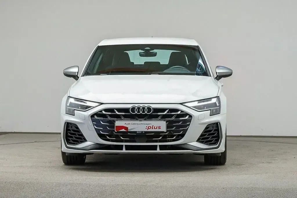 Gebraucht Audi S3 Ambiente 333 PS (244 kW) 2025 Arkonaweiß Limousine