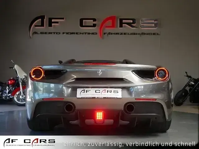 Second-hand Ferrari 488 670 CP (492 kW) 2016 Gri Cabrio
