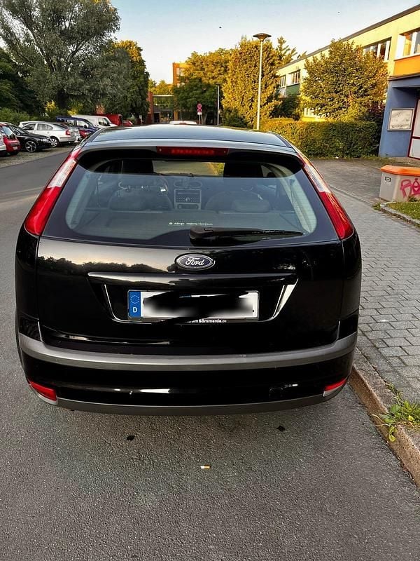Schwarz Gebraucht 2007 Ford Focus Kleinwagen | 1.300 € (Guter Preis) - Bild 1/4