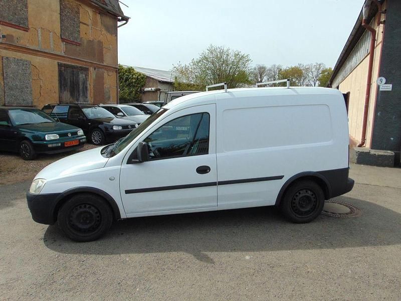 Second-hand Opel Combo 69 CP (50 kW) 2007 Alb Monovolum