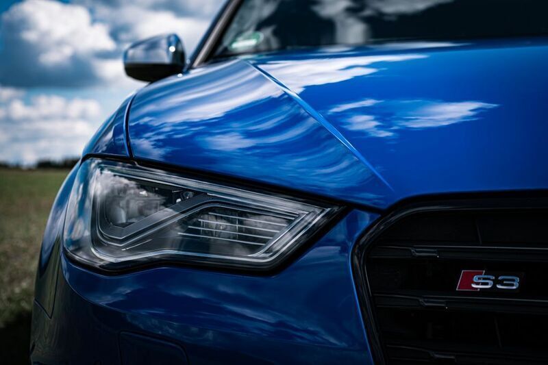 Blau Gebraucht 2016 Audi S3 Ambiente Limousine | 27.500 € (Fairer Preis) - Bild 1/4