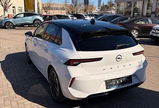 Neu Opel Astra 114 kW (156 PS) 2026 Lack weiss banquise/typ aussenverkleidung spiegel flach standard Limousine