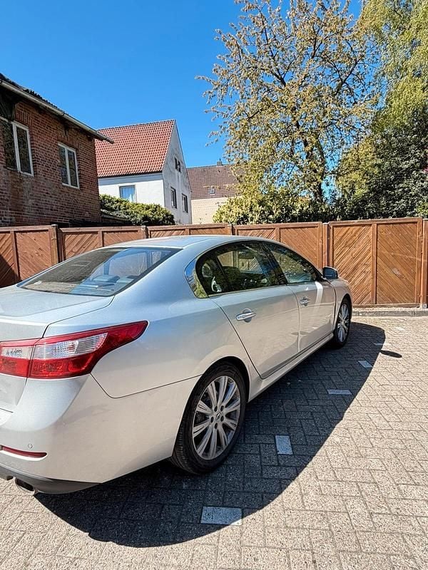 Second-hand Renault Latitude 175 CP (128 kW) 2012 Argintiu Berlinǎ