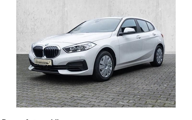 Gebraucht BMW 116 Advantage 109 PS (80 kW) 2022 Stoff 'grid' anthraz Kleinwagen