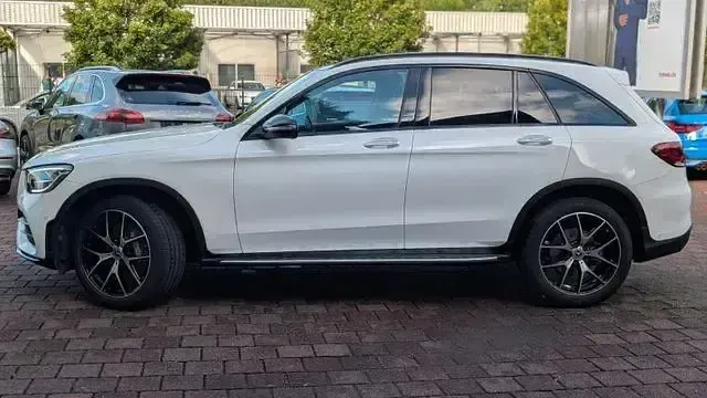 Gebraucht Mercedes GLC300 AMG line 245 PS (180 kW) 2021 Weiß SUV