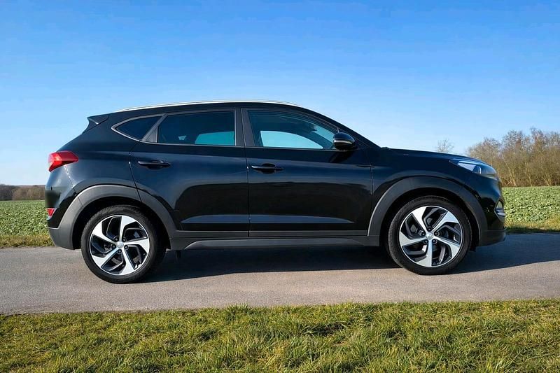 Second-hand Hyundai Tucson 177 CP (130 kW) 2018 Negru SUV