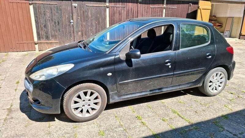 Schwarz Gebraucht 2009 Peugeot 206+ Kleinwagen | 250 € (Superpreis) - Bild 1/4