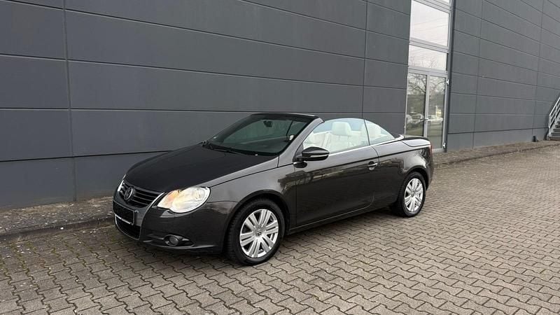 Grau Gebraucht 2010 VW Eos Cabrio | 4.999 € (Guter Preis) - Bild 1/4