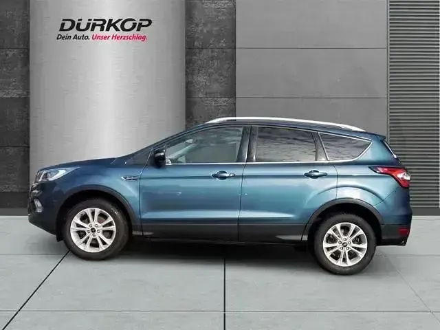 Gebraucht Ford Kuga Titanium 150 PS (110 kW) 2020 Blau SUV