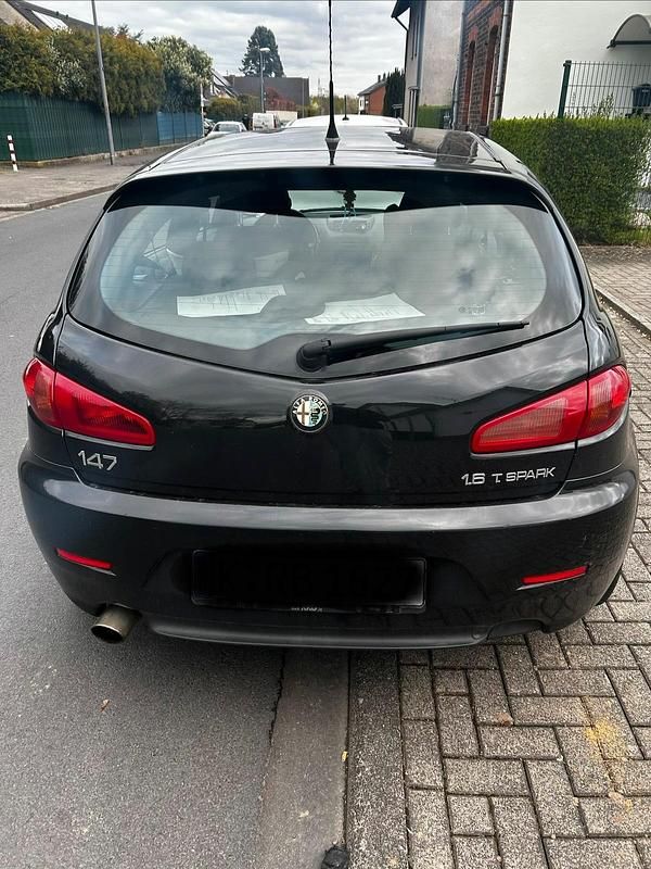 Gebraucht Alfa Romeo 147 101 PS (74 kW) 2009 Schwarz Kleinwagen