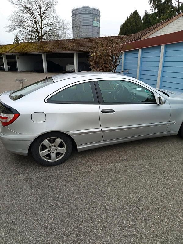 Gebraucht Mercedes C200 170 PS (125 kW) 2005 Silber Coupé