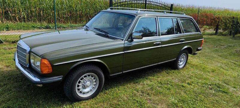 Grün Gebraucht 1980 Mercedes E280 Kombi | 15.900 € - Bild 1/4