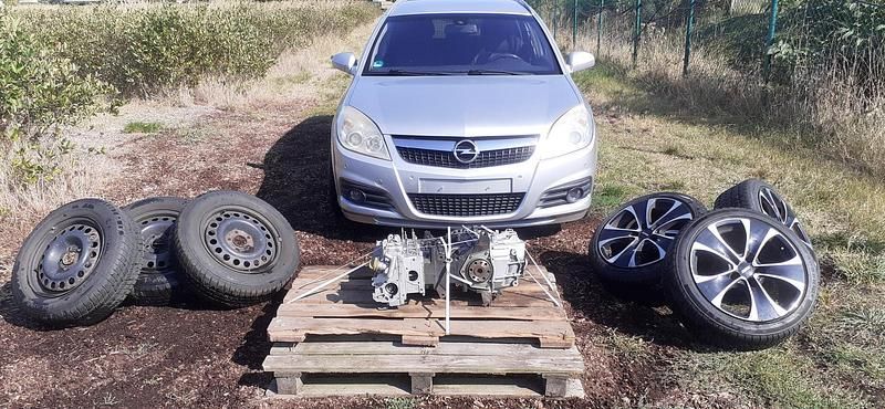 Silber Gebraucht 2007 Opel Vectra Kombi | 1.350 € (Guter Preis) - Bild 1/4