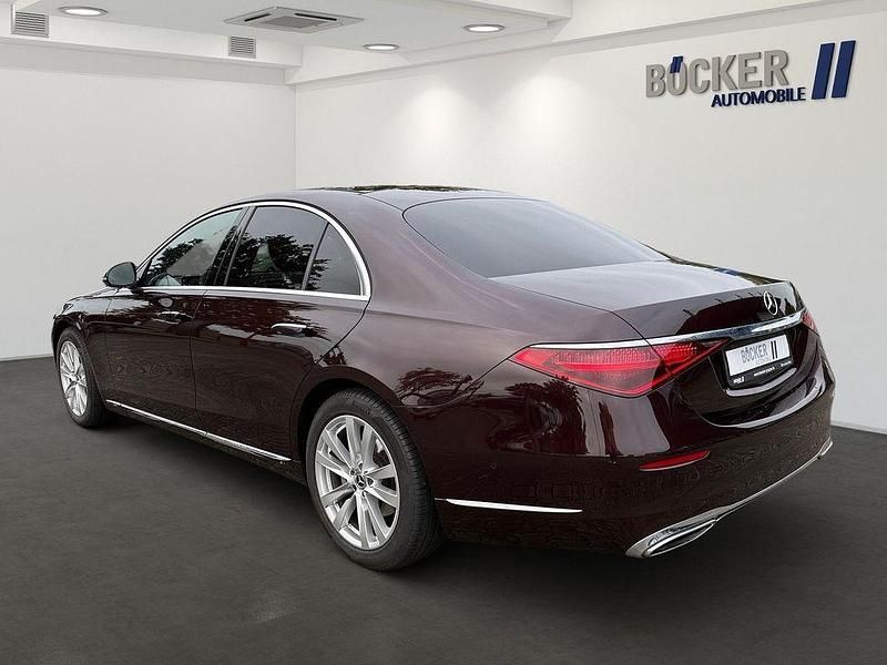 Gebraucht Mercedes S450 367 PS (269 kW) 2024 Rot Limousine