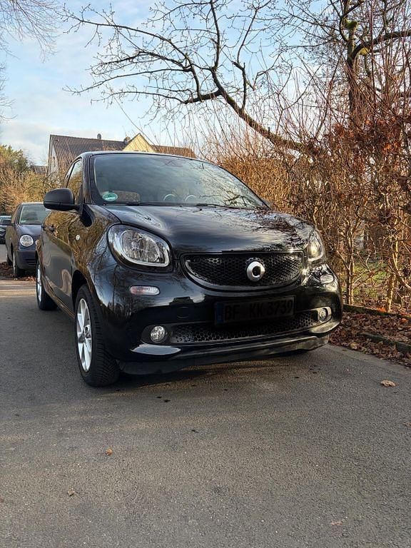 Schwarz Gebraucht 2016 Smart ForFour Passion Kleinwagen | 11.499 € (Fairer Preis) - Bild 1/4