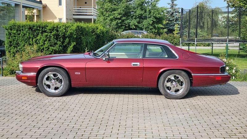 Używany Jaguar XJS 241 KM (177 kW) 1995 Czerwony