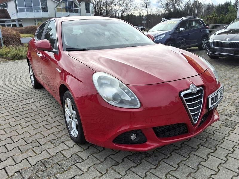 Gebraucht Alfa Romeo Giulietta Turismo 170 PS (125 kW) 2012 Rot Kleinwagen