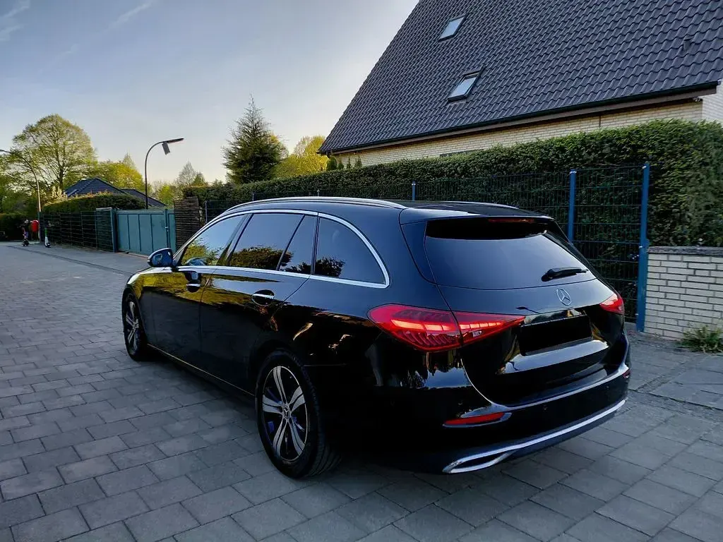 Gebraucht Mercedes C300 286 PS (210 kW) 2022 Schwarz Limousine