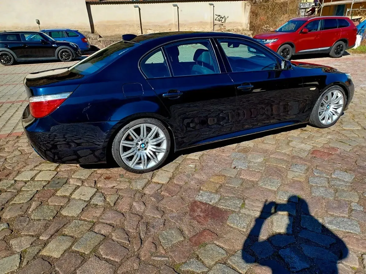 Gebraucht BMW 530 Sport Line 235 PS (172 kW) 2008 Blau Limousine