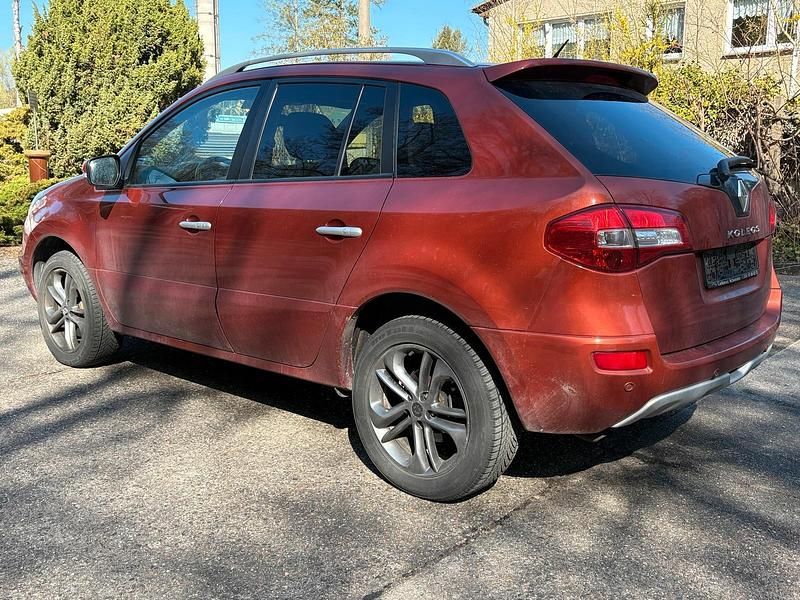 Second-hand Renault Koleos 150 CP (110 kW) 2012 Auriu SUV