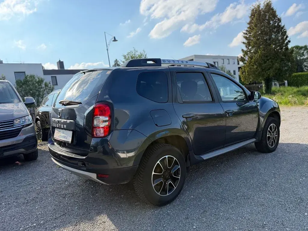 Gebraucht Dacia Duster Black Shadow 109 PS (80 kW) 2017 Grau SUV
