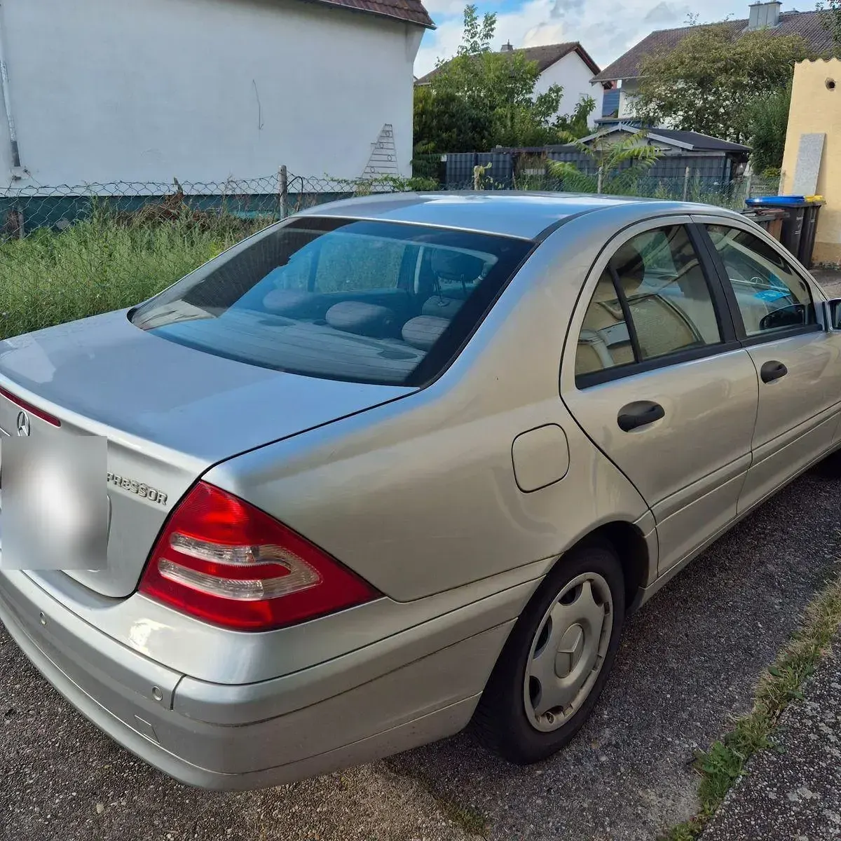 Usata Mercedes C180 Classic 143 CV (105 kW) 2002 Argento Berlina