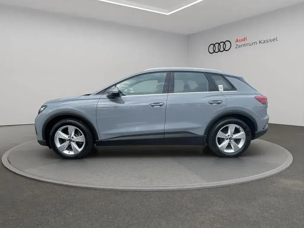 Gebraucht Audi Q4 e-tron Comfort 125 kW (170 PS) 2023 Grau SUV
