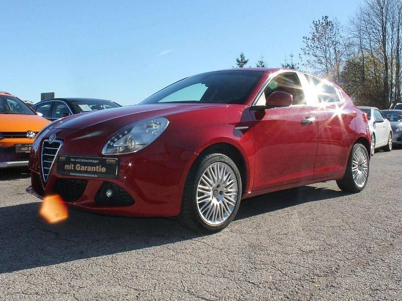 Gebraucht Alfa Romeo Giulietta Turismo 120 PS (88 kW) 2011 Rot Limousine