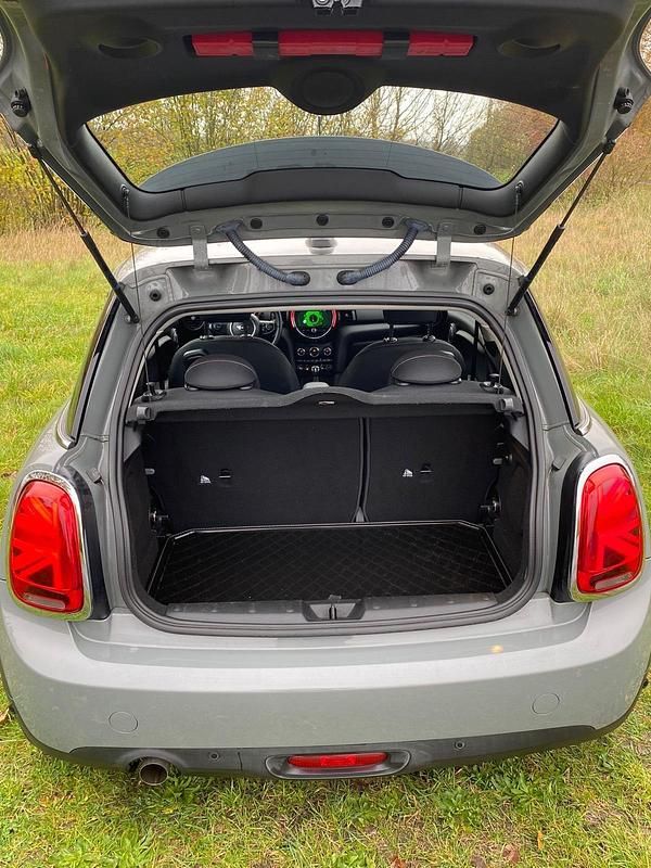 Gebraucht Mini Cooper 102 PS (75 kW) 2019 Grau Kleinwagen