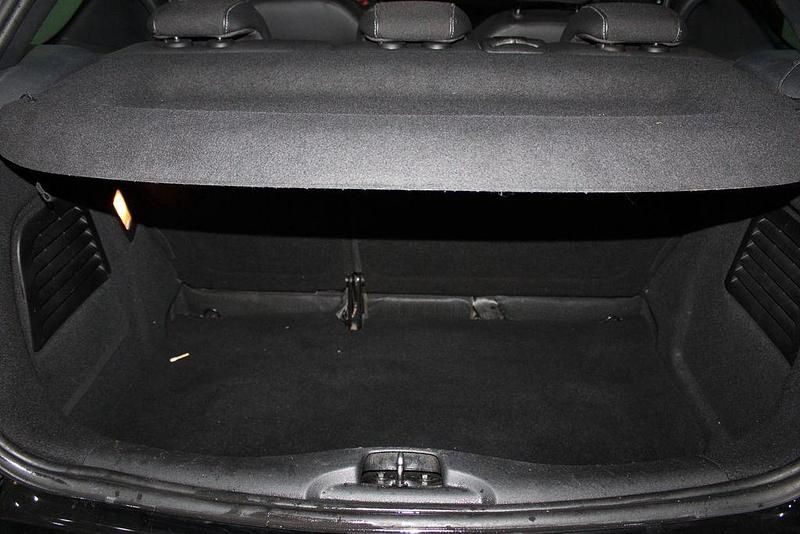 Gebraucht Citroën DS3 So Chic 120 PS (88 kW) 2013 Lackierung schwarz perla nera/lackierung mit schutzlack Kombi